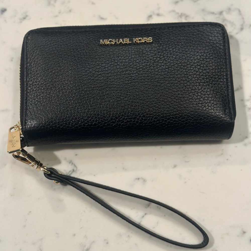 Like new Michael Kors wristlet